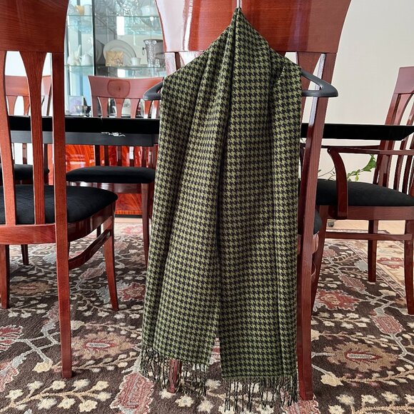 100% Cashmere Scarf Made in Scotland - Picture 3 of 5